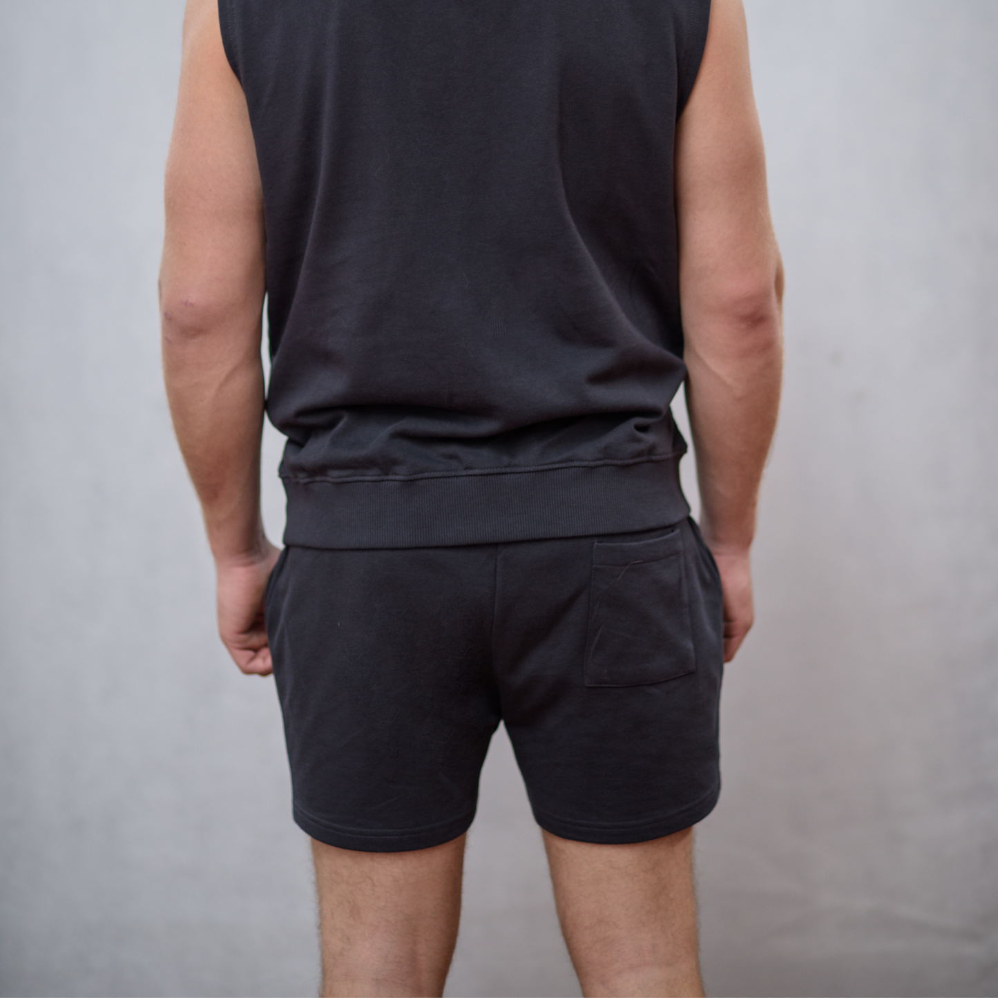The Ring Sweat Short Anthrazit